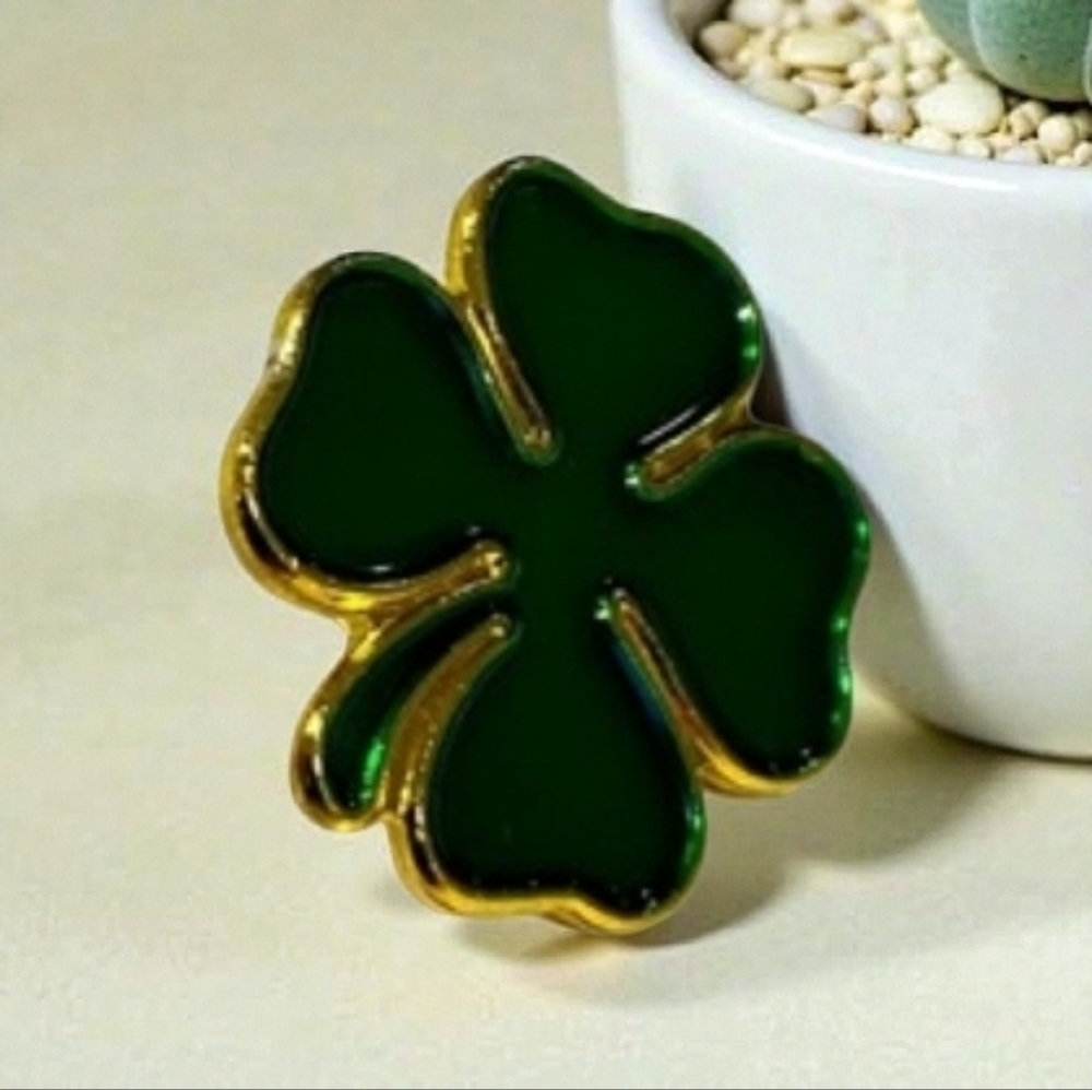Green Clover Pin